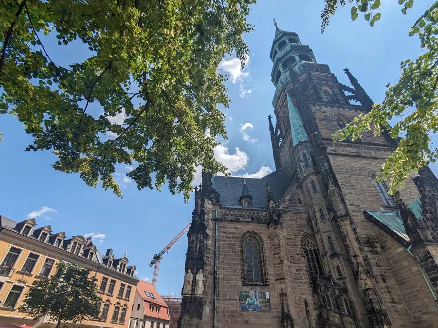 Häuserzeile am Dom St. Marien in Zwickau